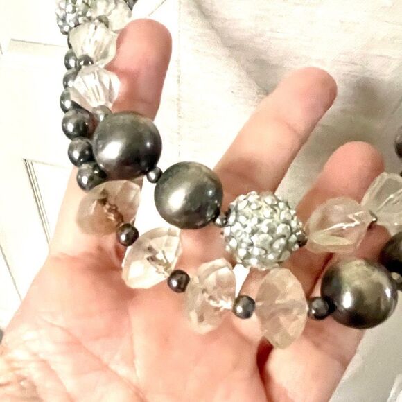 Long double stranded grey beaded necklace - Picture 5 of 12